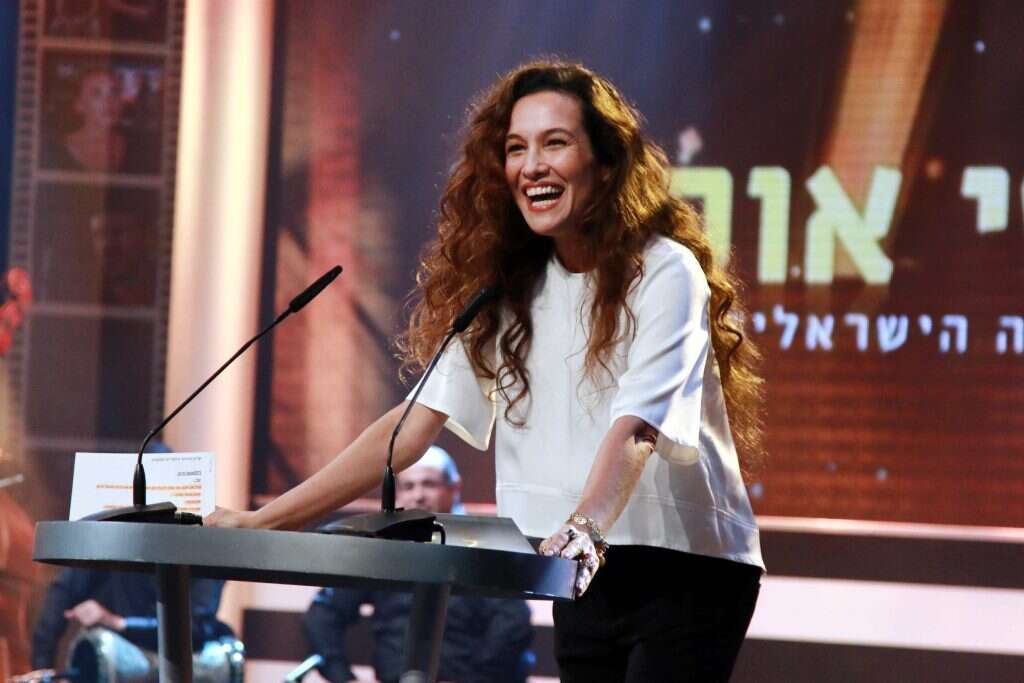 מדבבים יחד. יעל אבקסיס. | אמיר מאיר