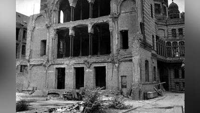 בית כנסת בברלין שנשרף בליל הבדולח . | AP בית כנסת בברלין שנשרף בליל הבדולח . | AP