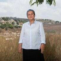 דניאלה וייס. | שריה דיאמנט