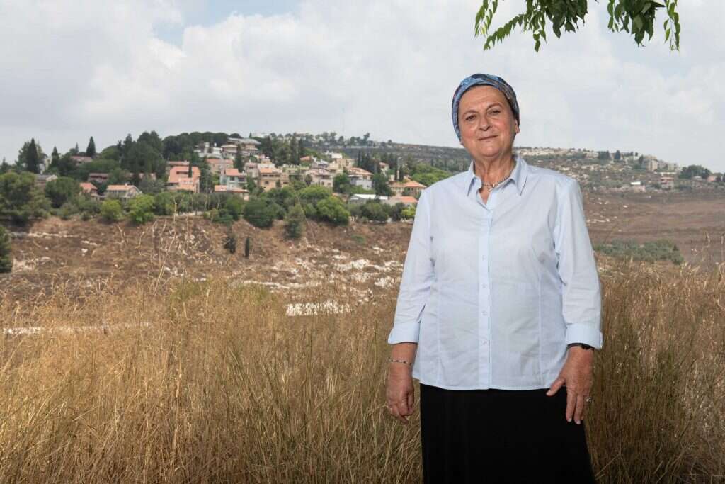 דניאלה וייס. | שריה דיאמנט