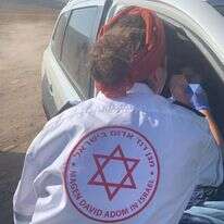 מטפלים בנהגת. | ארי אודס