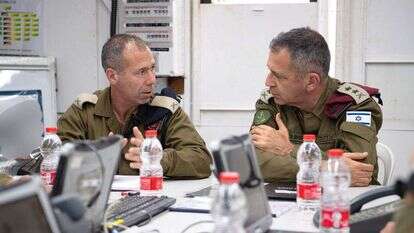 הרמטכל אביב כוכבי עם תא"ל אבי גיל