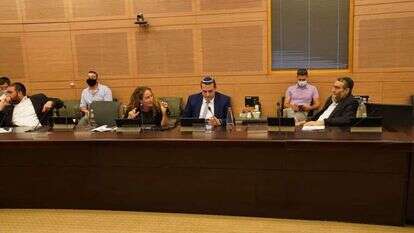 ועדת החוקה בחוק הדיינים. | דני שם טוב - דוברות הכנסת