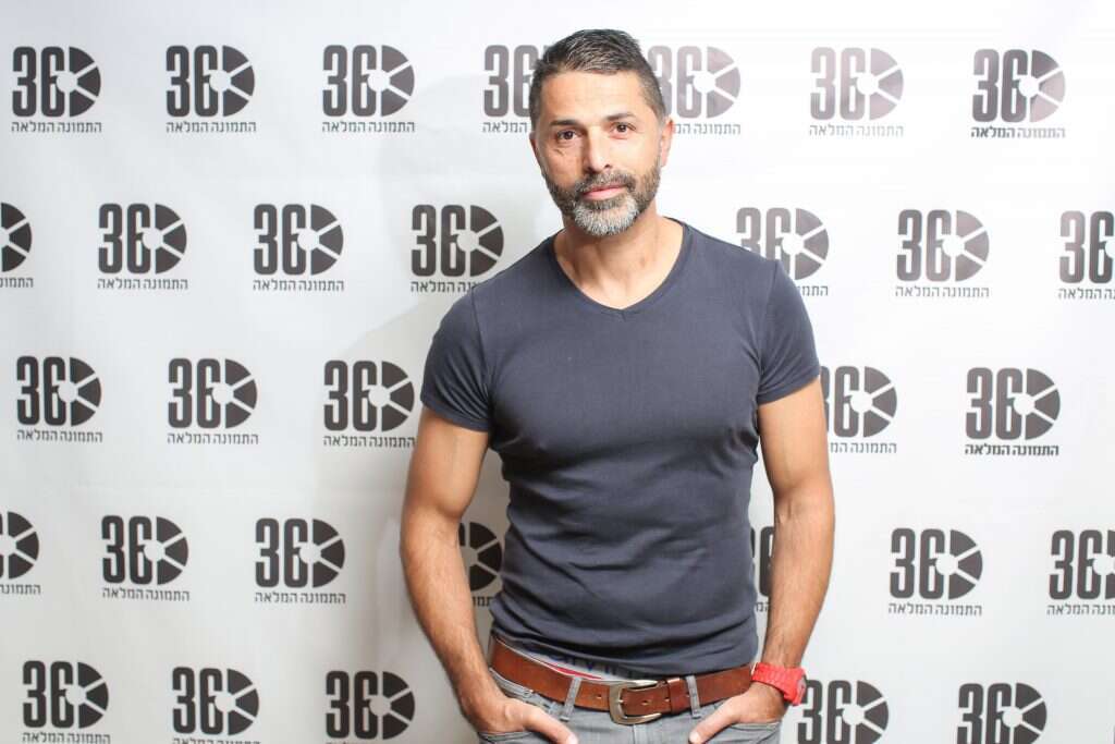 נדב אבקסיס. | אבישג שאר ישוב