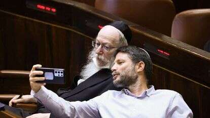 בצלאל סמוטריץ' ויעקב ליצמן במליאת הכנסת. | נועם מושקוביץ, דוברות הכנסת