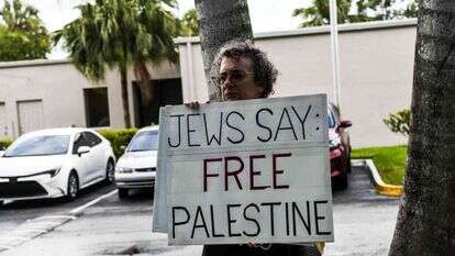 ההתנגדות לישראל היא הערך היהודי היחיד. הפגנה פרו־פלסטינית IfNotNow של ו"קול יהודי לשלום"
בבוסטון, השנה. | גטי אימג'ס