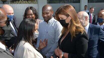 השר תמנו שטה עם שרת האזרחות הצרפתית. | נתן ווייל (לעמ)