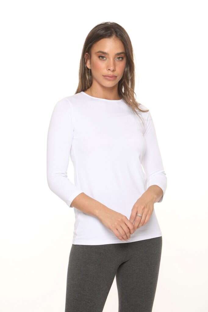 חולצות נעימות וטייצים איכותיים במחירים חסרי תקדים. בייסיק שופ (צילום: רפאל מזרחי)