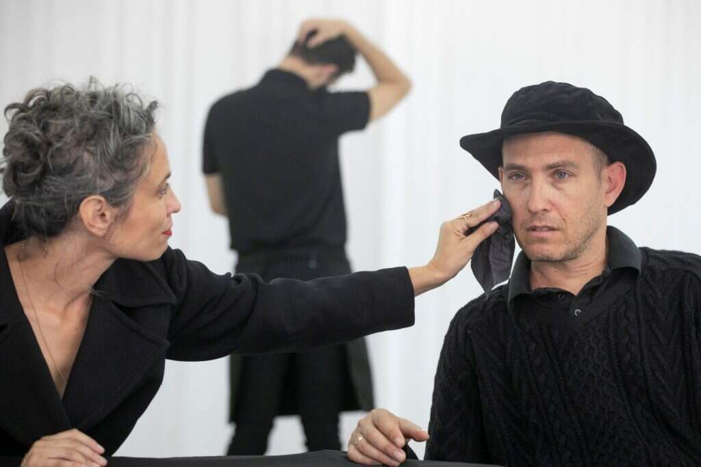 סיגריה אחרונה. | תומר אפלבאום תמונע