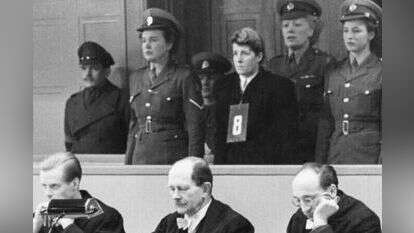 משפטה של קאפו בבית דין צבאי בהמבורג, 1947. | AP