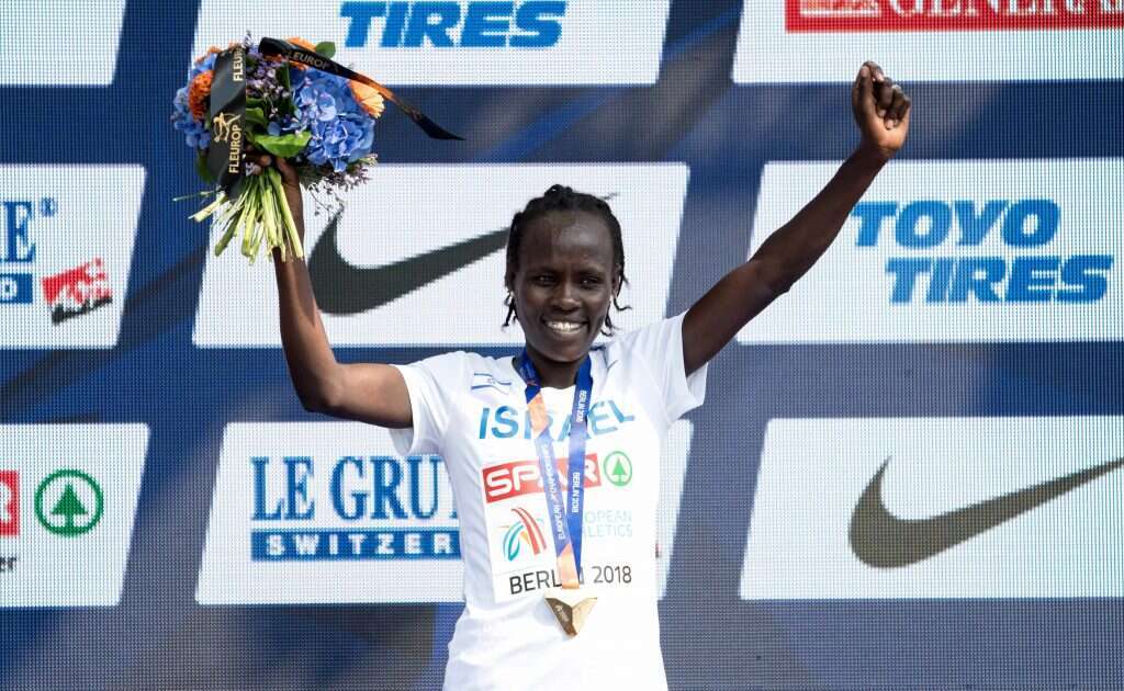 התוצאה השביעית הטובה בכל הזמנים. צ'מטאי–סלפטר על הפודיום. | AP