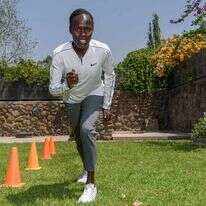 לונה צ'מטאי–סלפטר. | אייל מרגולין - ג'יני