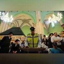 סמכות השוטרים איננה "מחוץ לתורה". מערת המכפלה, 2010 | גיל יערי, פלאש 90