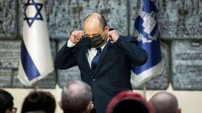 מדבר עם בורלא באובססיביות שמזכירה את נתניהו. נפתלי בנט. | יונתן זינדל, פלאש 90