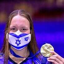 אנסטסיה גורבנקו לאחר הזכייה באליפות אירופה בשחייה. | AFP