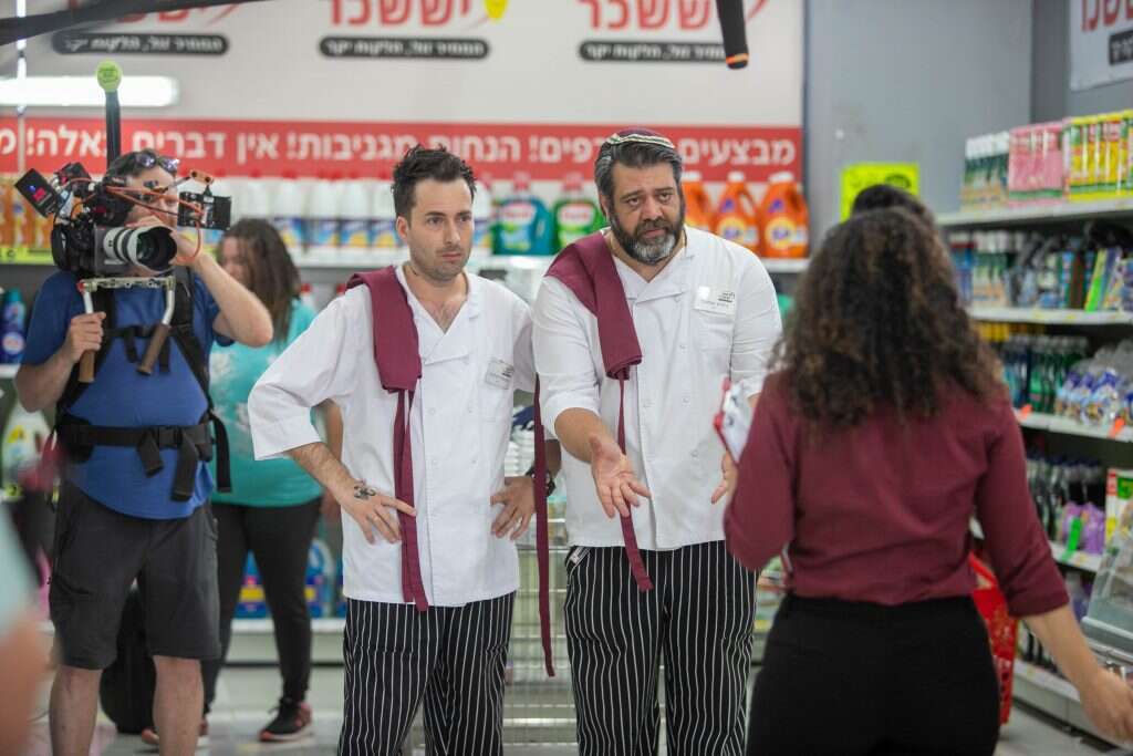 שיחות אישיות על הסט. סויסה וסטיופין במהלך הצילומים. | יוסי אלוני