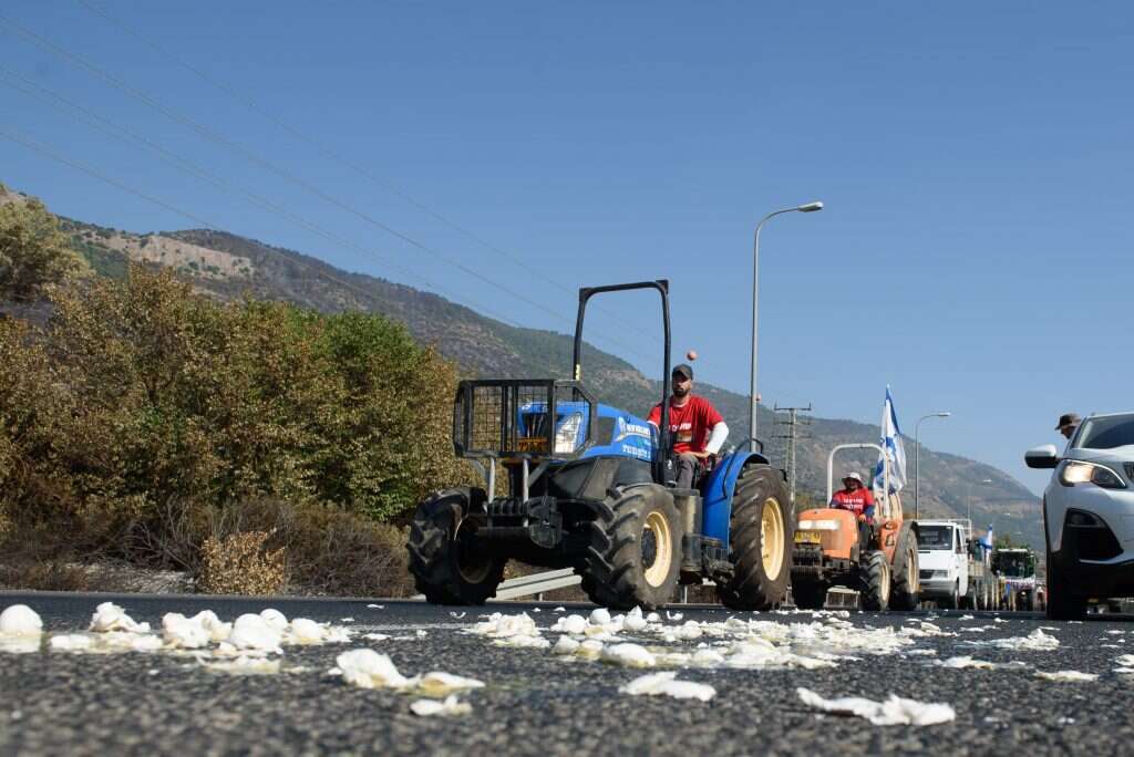 ביצים על הכביש במחאת החקלאים בגליל העליון, | אייל מרגולין, ג'יני