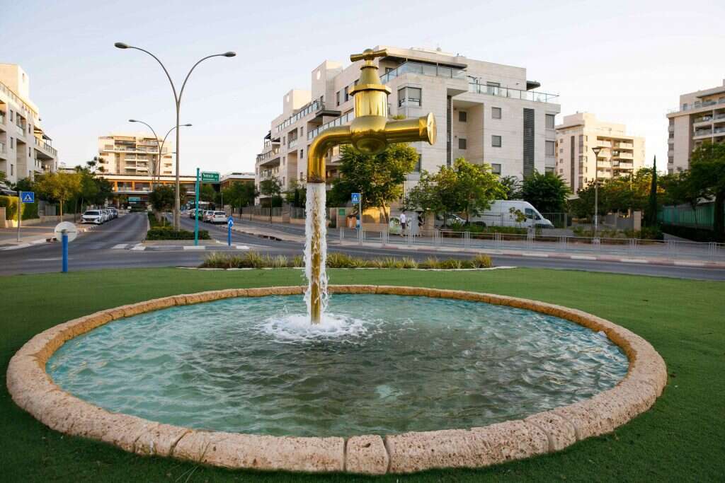 לירון מולדובן