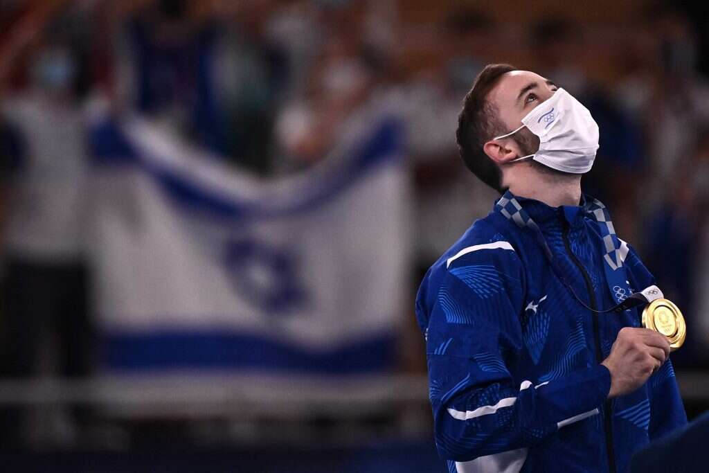 דולגופיאט לאחר הזכייה. | AFP