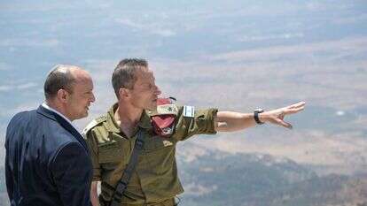 ראש הממשלה נפתלי בנט בהערכת מצב בצפון. | קובי גדעון, לע"מ ראש הממשלה נפתלי בנט בהערכת מצב בצפון. | קובי גדעון, לע"מ