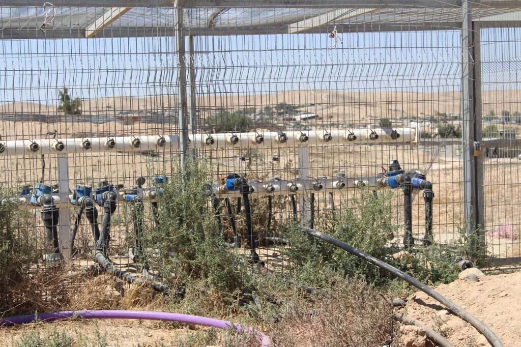 חיבורים פיראטיים לתשתית מים. | תנועת רגבים