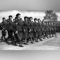 חיילות בריטיות במצעד, 1940 | גטי אימג'ס