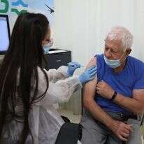 חיסון שלישי נגד קורונה בירושלים. | EPA