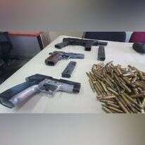 הנשק שנתפס לאחר פעילות המשטרה. | דוברות המשטרה