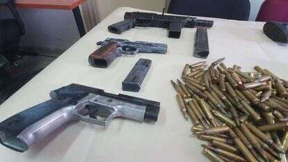 הנשק שנתפס לאחר פעילות המשטרה. | דוברות המשטרה