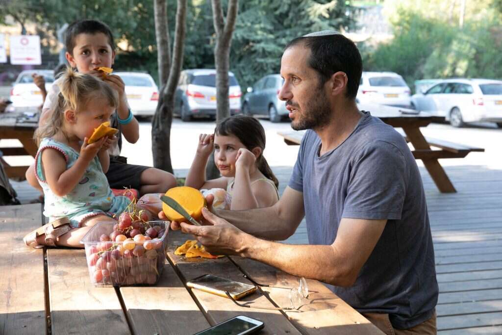 אביה קופ. | יוסי אלוני