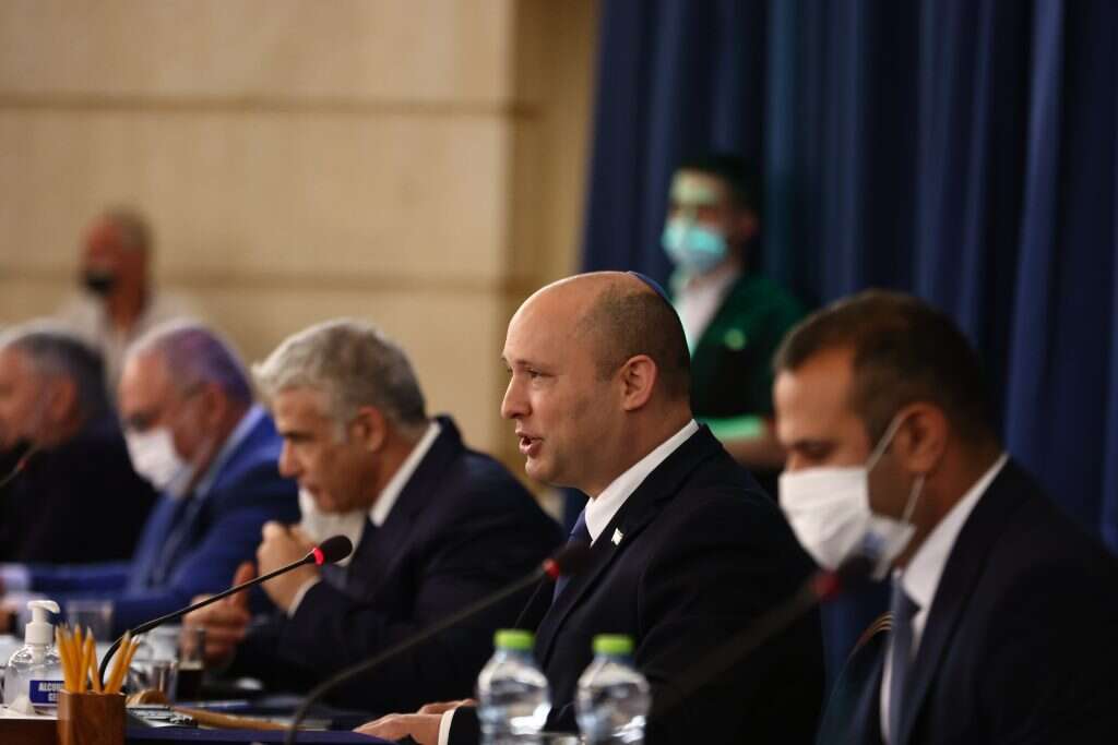 ישיבת ממשלה. | EPA