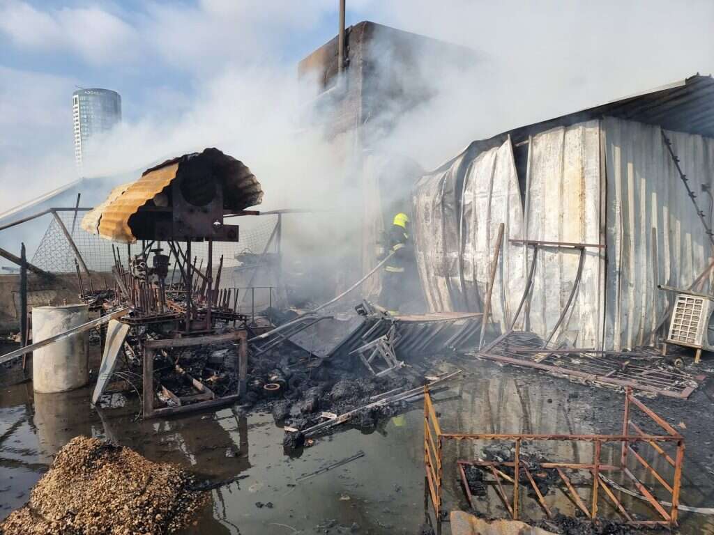 השריפה בתל-אביב. | דוברות והסברה כב"ה מחוז דן