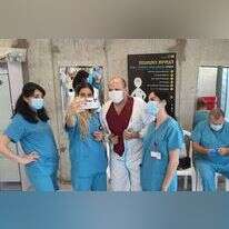 בנט בביקורו במלחקת קורונה בבית החולים רמב"ם. | יאיר קראוס