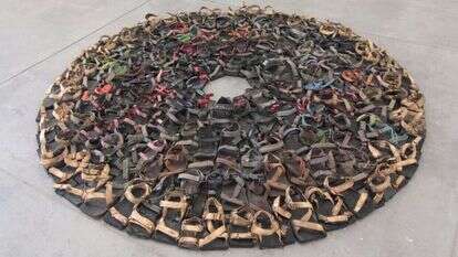 דוד (דוכי) כהן, עלייה לרגל, סנדלי מטיילים מן המוכן מטופלים, 2020