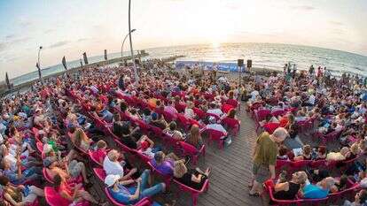 "קבלת שבת ישראלית" בנמל תל־אביב. | אור גליקמן