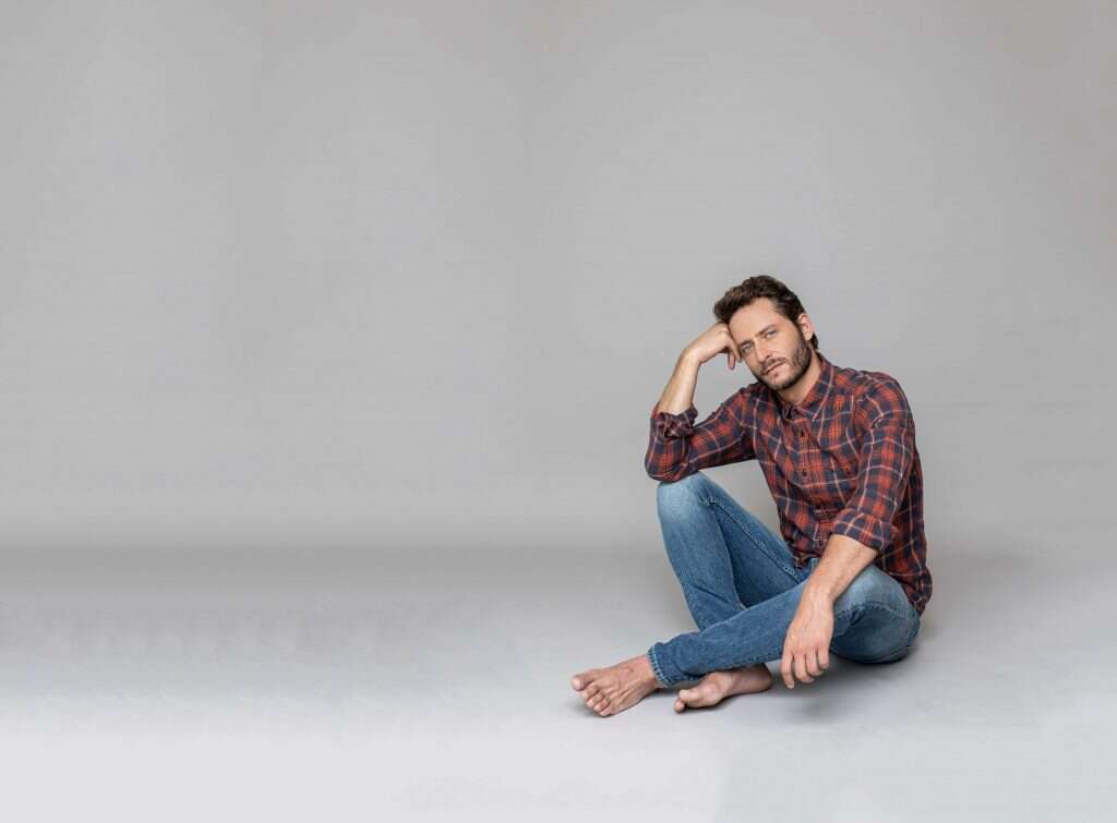 מיכאל אלוני. | אבישג שאר- ישוב