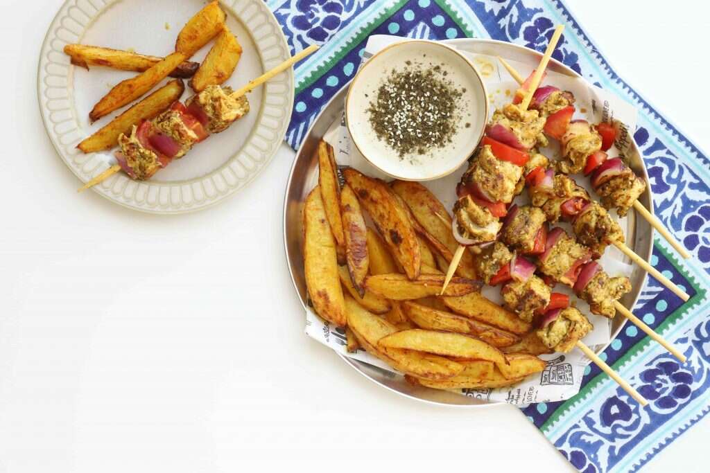 צ'יפס אפוי בזעתר. ושיפודי עוף בזעתר. | אפרת ליכטנשטט צ'יפס אפוי בזעתר. ושיפודי עוף בזעתר. | אפרת ליכטנשטט