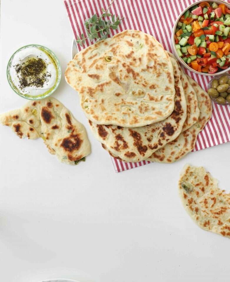 פיתות ממולאות בזעתר. | אפרת ליכטנשטט פיתות ממולאות בזעתר. | אפרת ליכטנשטט