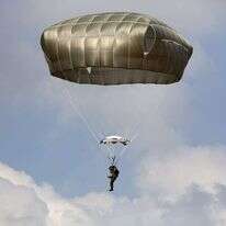 צניחה בחוף פלמחים. | אביר סולטן EPA