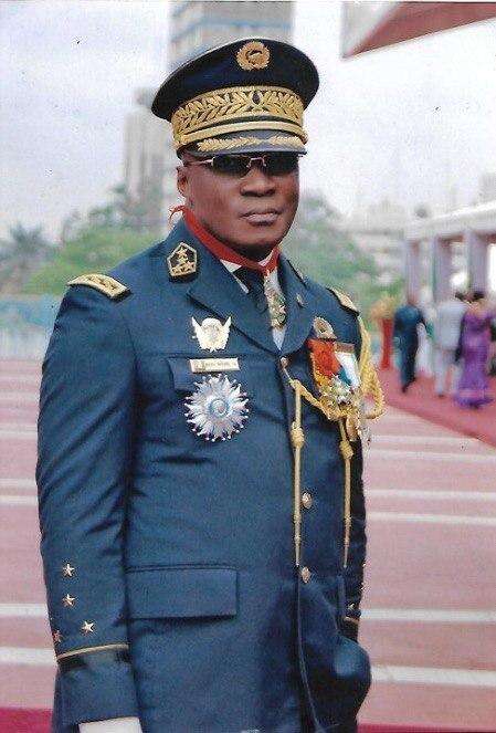 ירח הדבש המדיני נקטע. גולדה מאיר מקבלת עיטור מנשיא חוף השנהב. | לע"מ ירח הדבש המדיני נקטע. גולדה מאיר מקבלת עיטור מנשיא חוף השנהב. | לע"מ