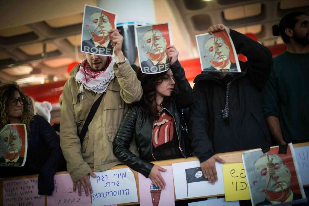 לכבד את החופש האקדמי גם כשלא מסכימים עם התוכן. מחאה למען יוצרי "מיצג החבל". | הדס פרוש - פלאש 90