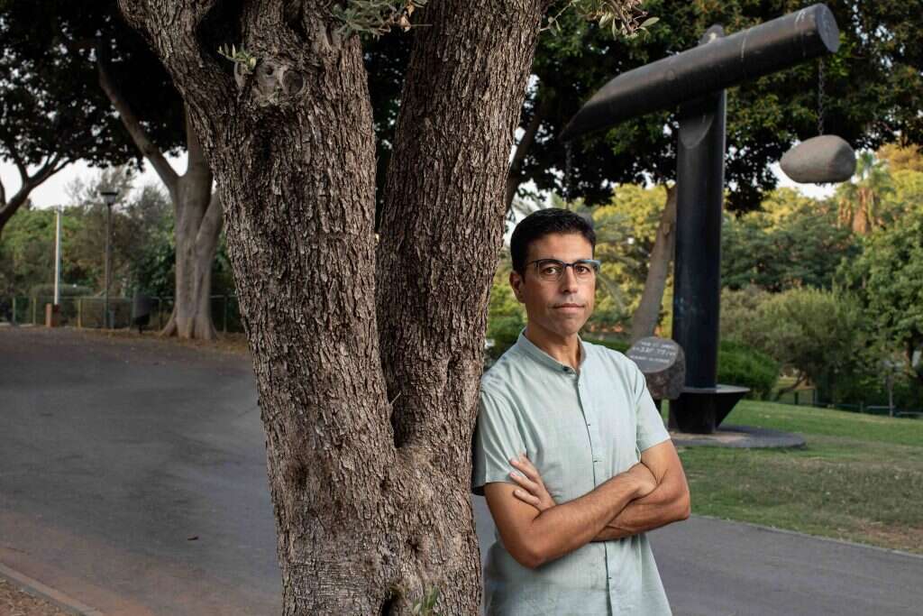 אין לנו זמן לתעד את עצמנו. רונן שגב. | אבישג שאר- ישוב אין לנו זמן לתעד את עצמנו. רונן שגב. | אבישג שאר- ישוב