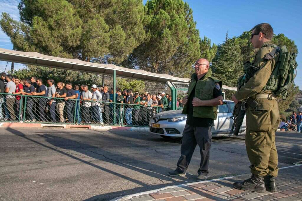 בידוק באזור התעשייה ברקן. | יוסי אלוני בידוק באזור התעשייה ברקן. | יוסי אלוני