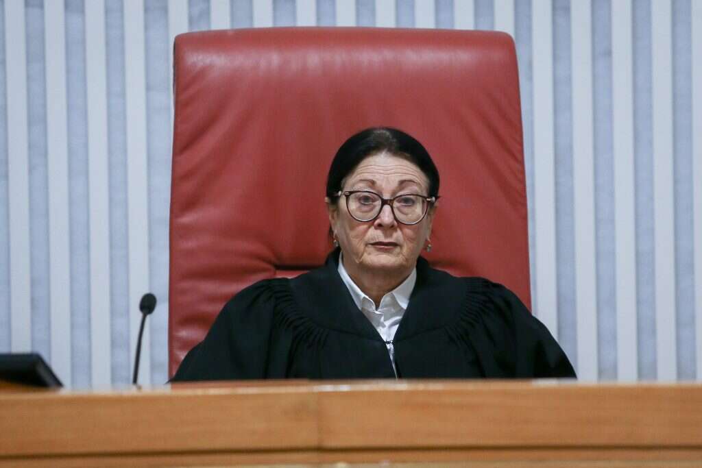 אסתר חיות. | אורן בן־חקון