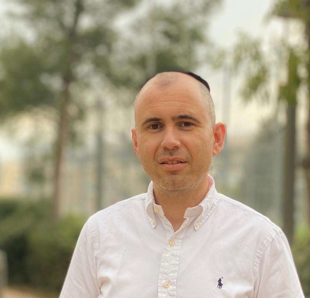 אבי בלומנטל