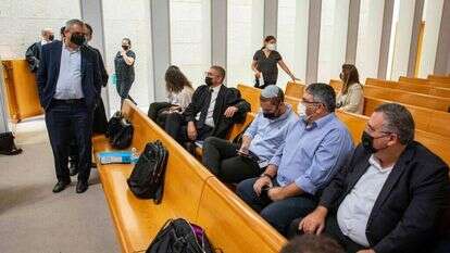 ח"כ דוד ביטן והשר אלקין (משמאל) בדיון בבית המשפט העליון, | אוליבייה פיטוסי, פלאש 90