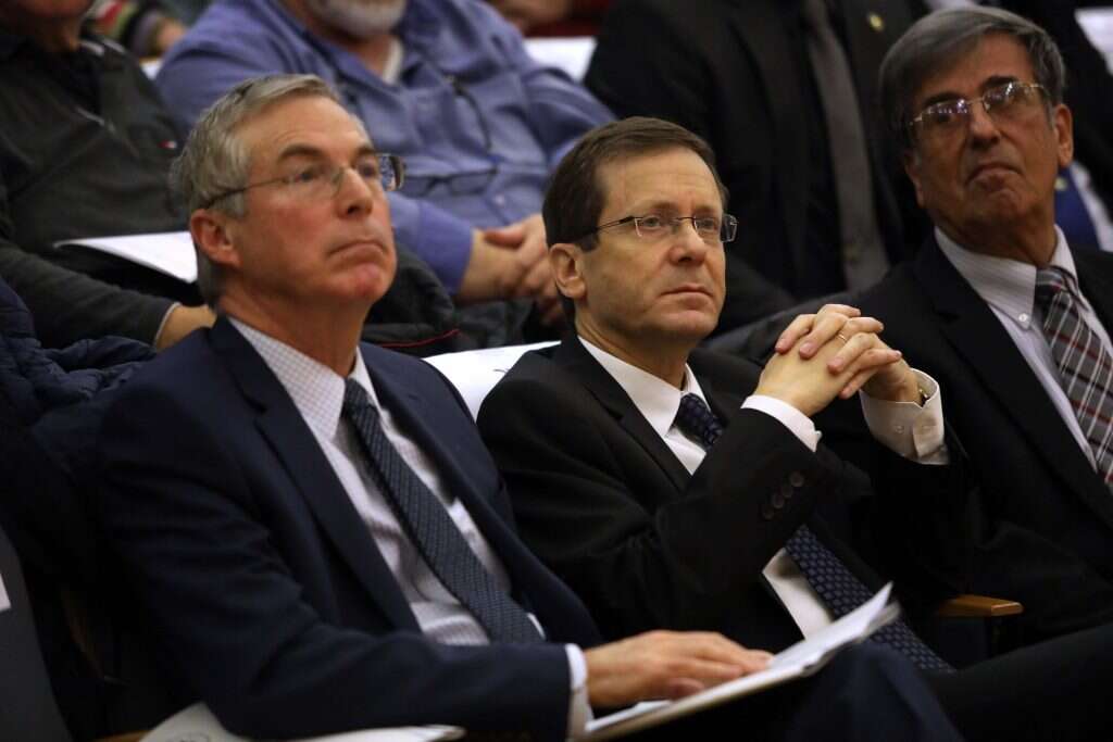 השגריר המיועד עם אחיו נשיא המדינה יצחק הרצוג. | גדעון מרקוביץ'