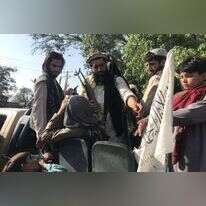 כוחות טאליבן בהשתלטות על ג'אלאלאבאד הסמוכה לקאבול. | EPA כוחות טאליבן בהשתלטות על ג'אלאלאבאד הסמוכה לקאבול. | EPA