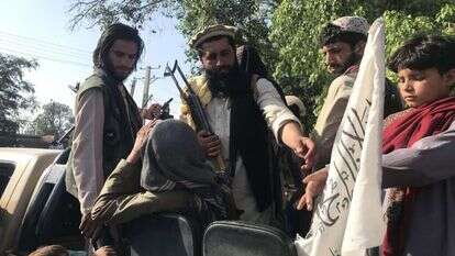 כוחות טאליבן בהשתלטות על ג'אלאלאבאד הסמוכה לקאבול. | EPA