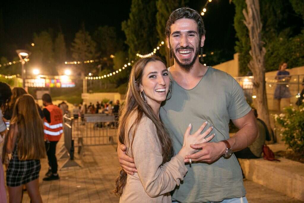 נתן ותהילה. | יוסי אלוני